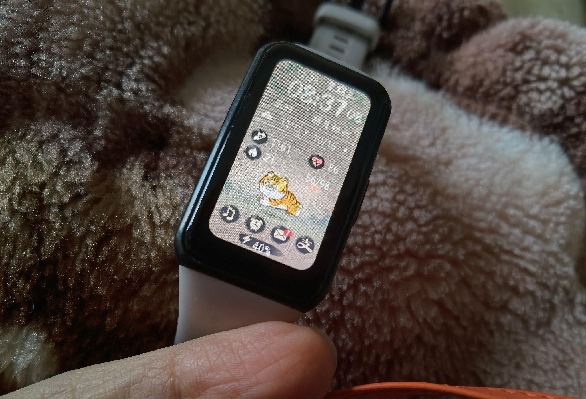 智慧守护 适合高龄老人的智能穿戴设备优选指南